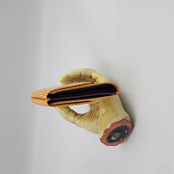 LOUIS VUITTON Tassil Yellow Epi Leather Elise Wallet - Picture 3 of 11